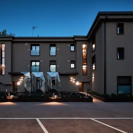 The School Venice, Boutique Loft Венеция